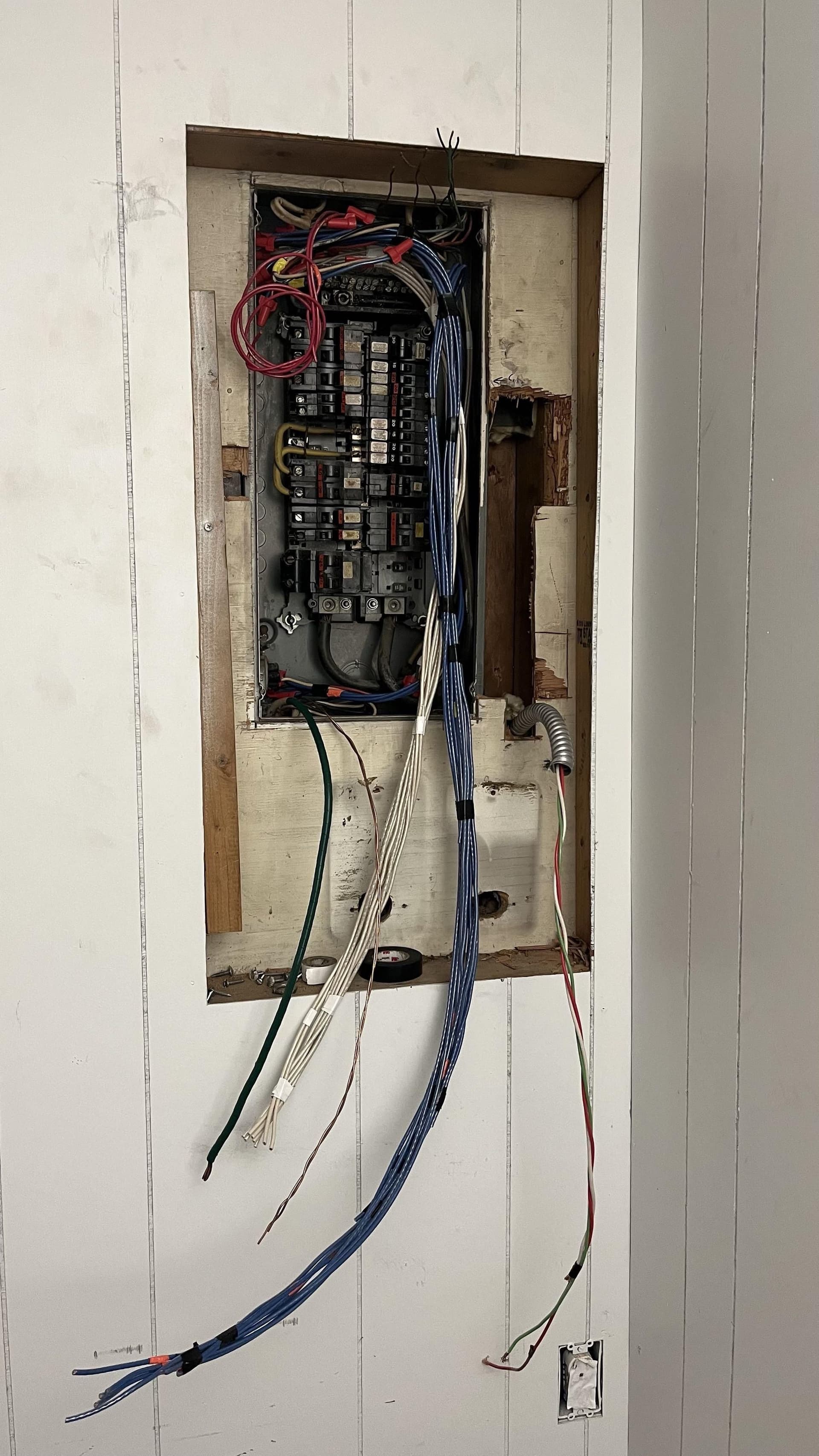 Gallery photos for Upgrade Your Electrical Panel for Safety: Image #2